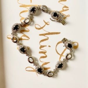 Beautiful blue Dimond bracelet.!